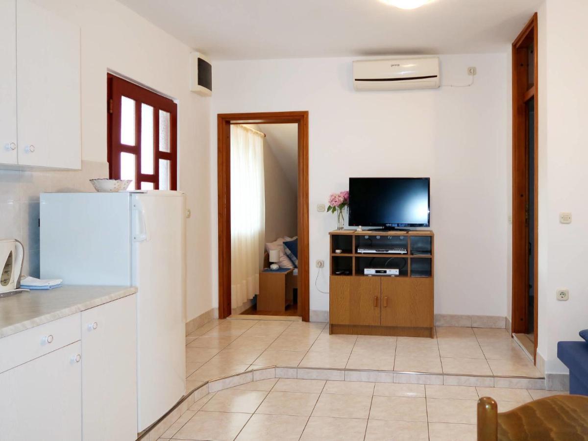 Apartment Haus Peric - KOR201 Prigradica Exterior foto
